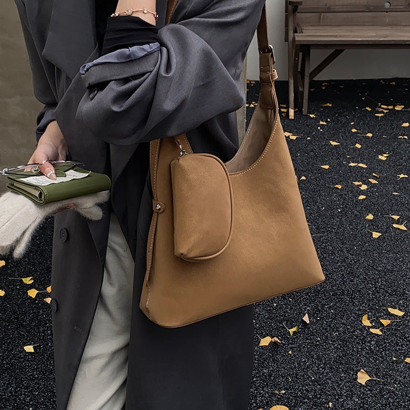 Women's shoulder bag with removable mini organizer