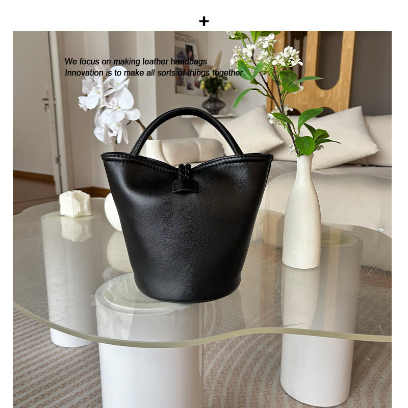 Women’s fashionable mini handbag