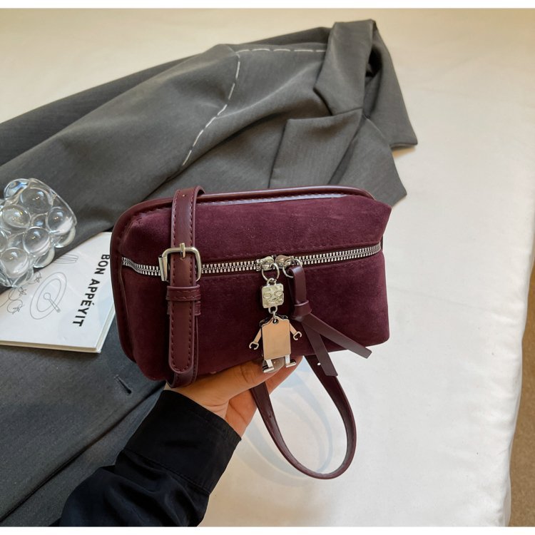 Women's practical shoulder bag made of high-quality suede leather