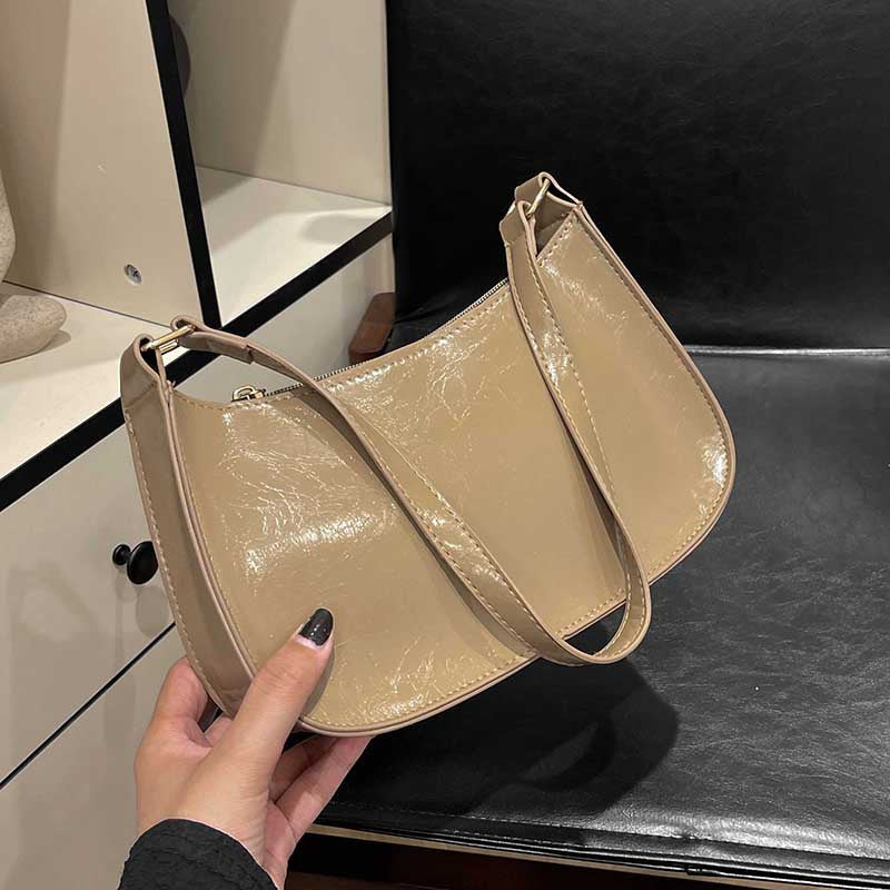 Elegant shoulder bag for women with simple shape by Nord Bags