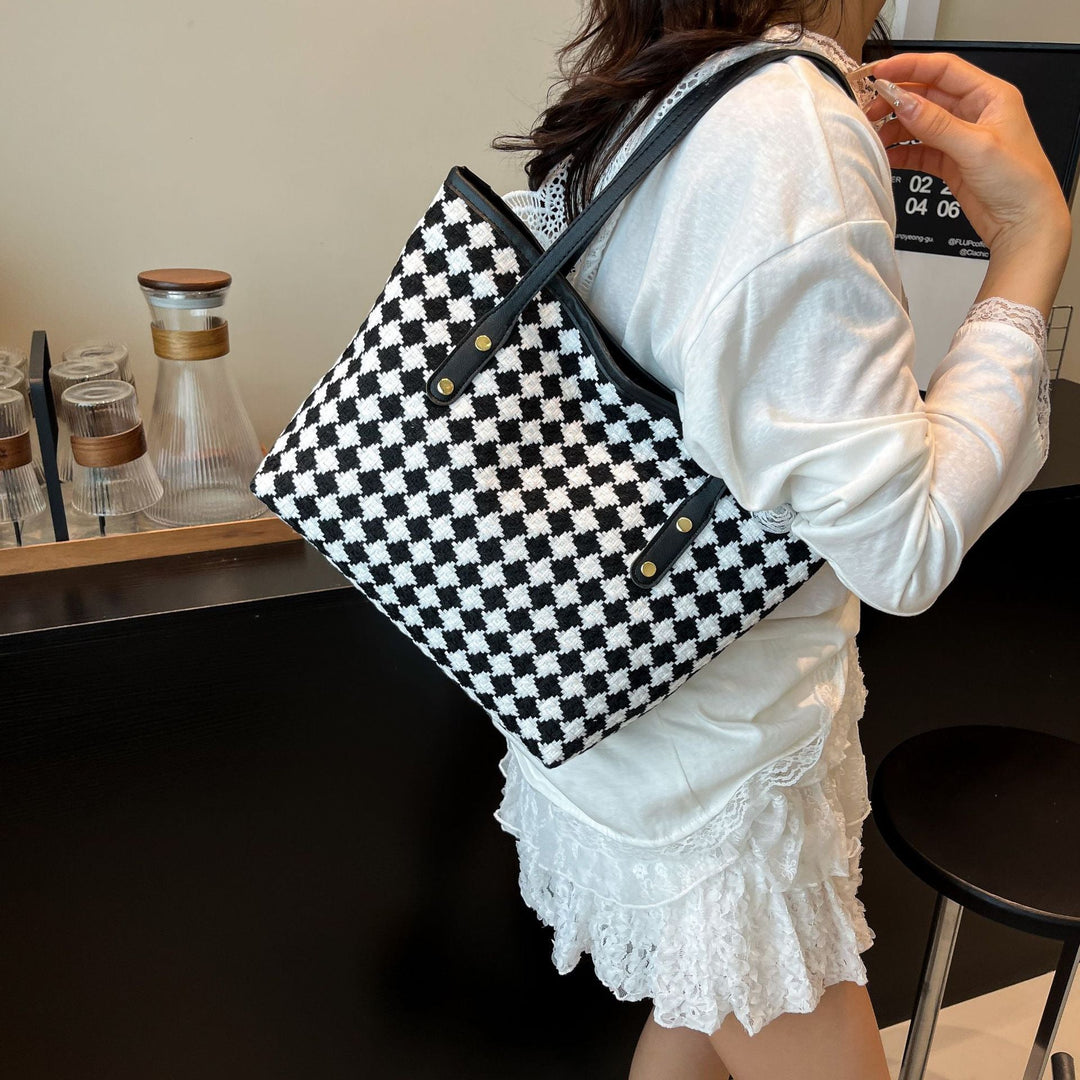 Ladies stylish tote bag