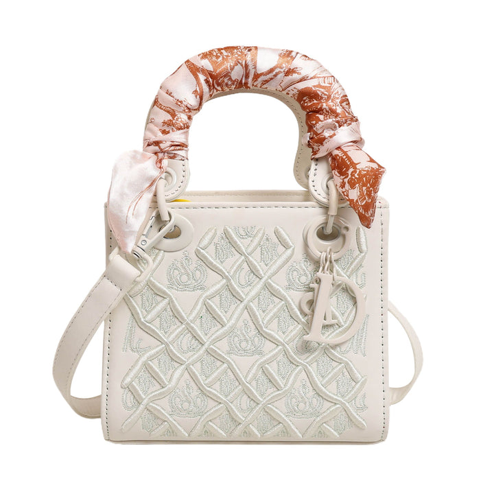 Ladies handbag with luxurious pattern