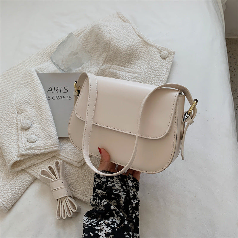 Handmade leather shoulder bag