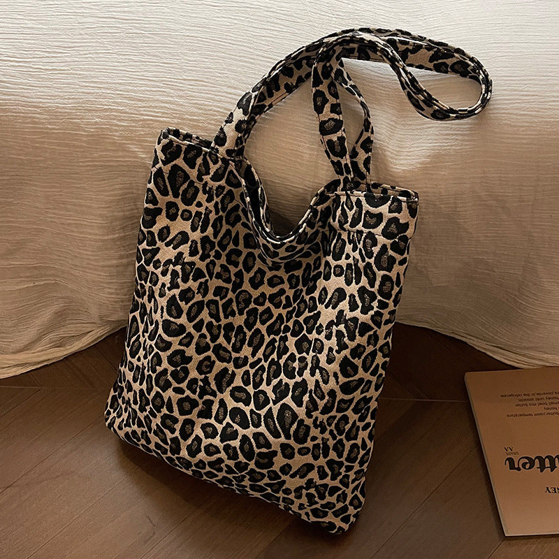 Women's jute bag with striking zebra pattern