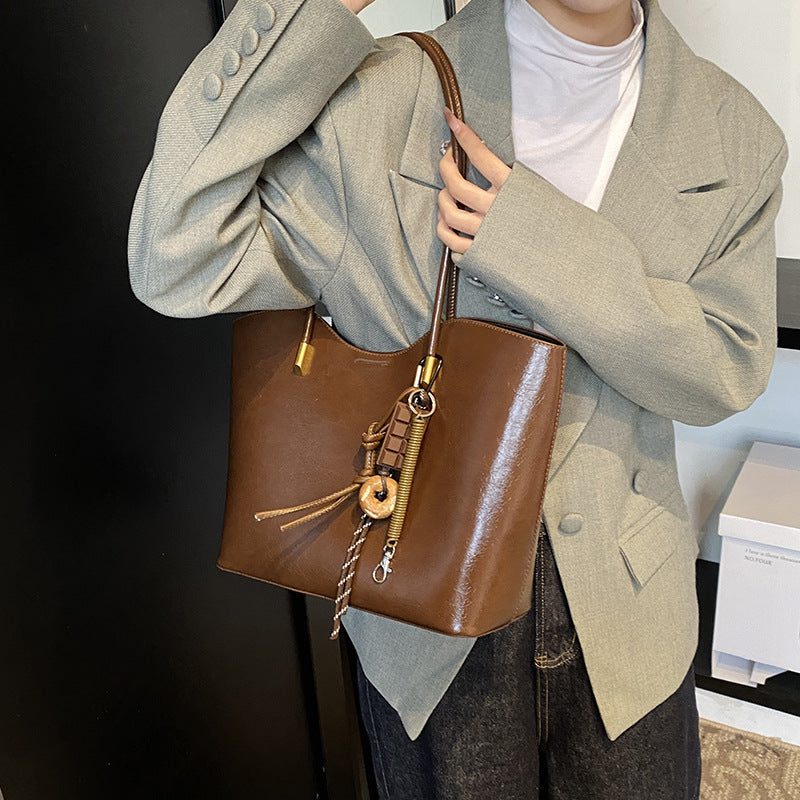Women's high-quality tote bag with elegant design