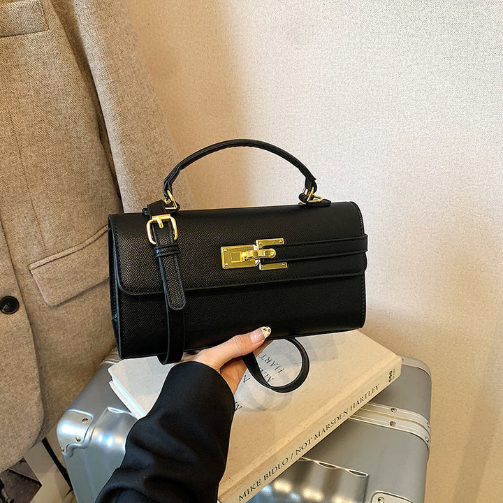 Women's Designer Shoulder Bag with Luxurious Chain Closure