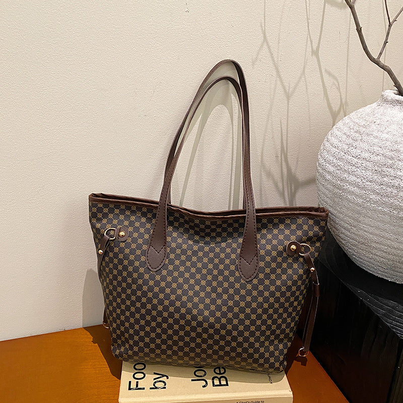 Ladies elegant tote bag with textured design and high-quality leather accents