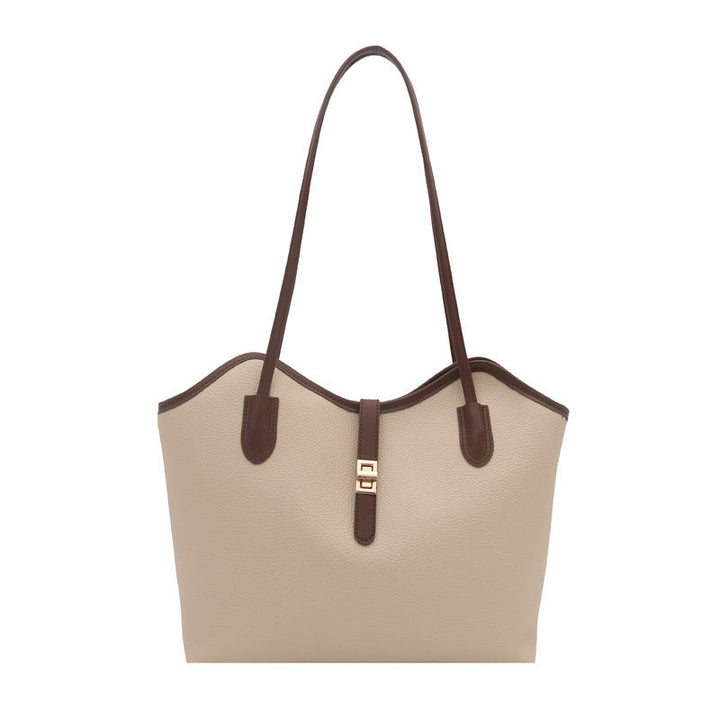 Ladies tote bag made of high-quality leather with elegant design