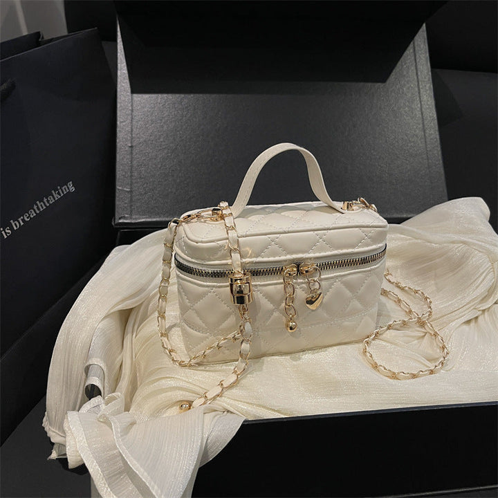 Women’s elegant quilted mini handbag with detachable shoulder strap