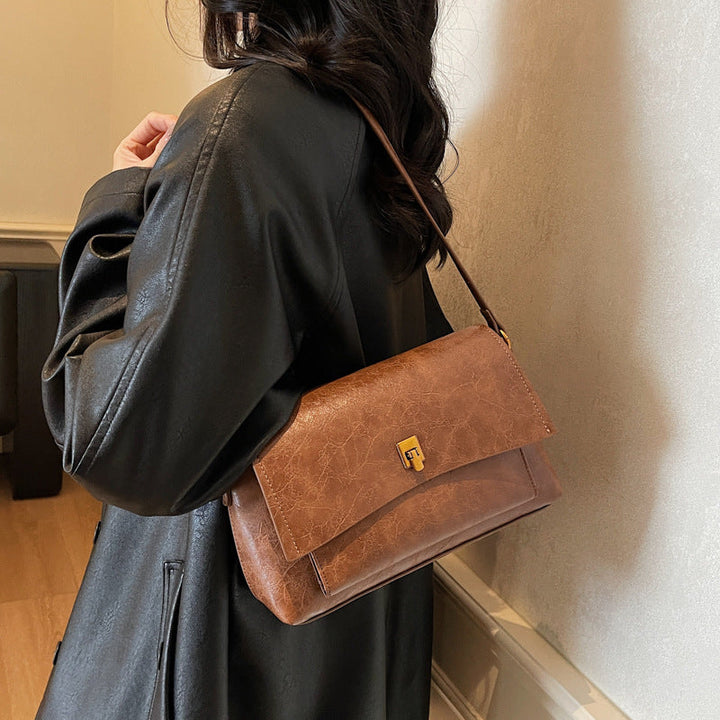 Ladies elegant shoulder bag with textured leather
