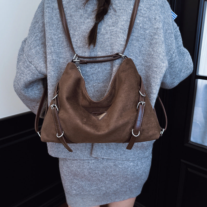 Women's shoulder bag with removable shoulder strap and modern design