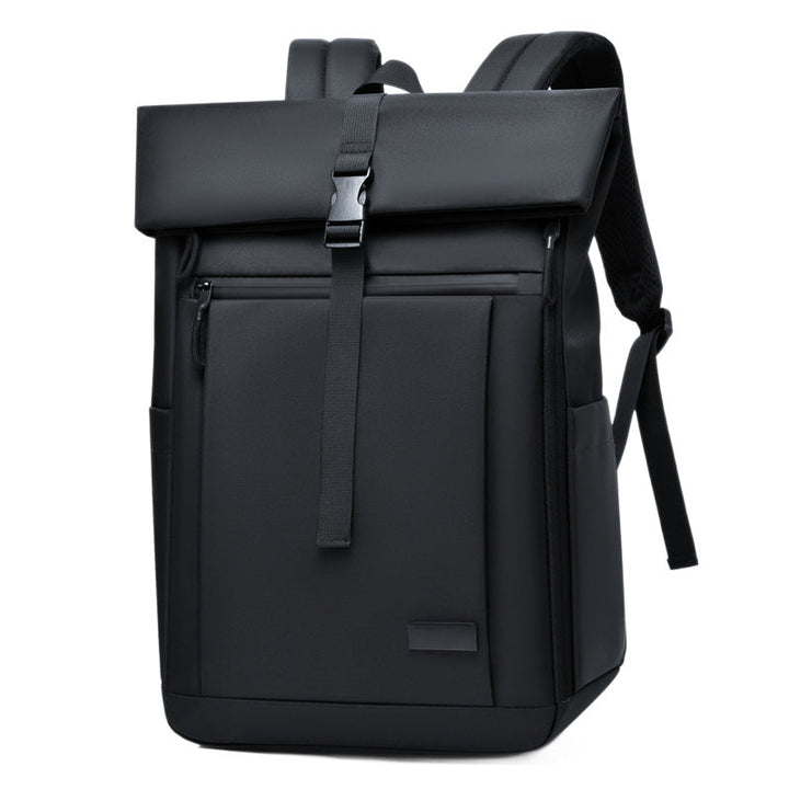 More elegant and functional backpack with reinforced carrying straps