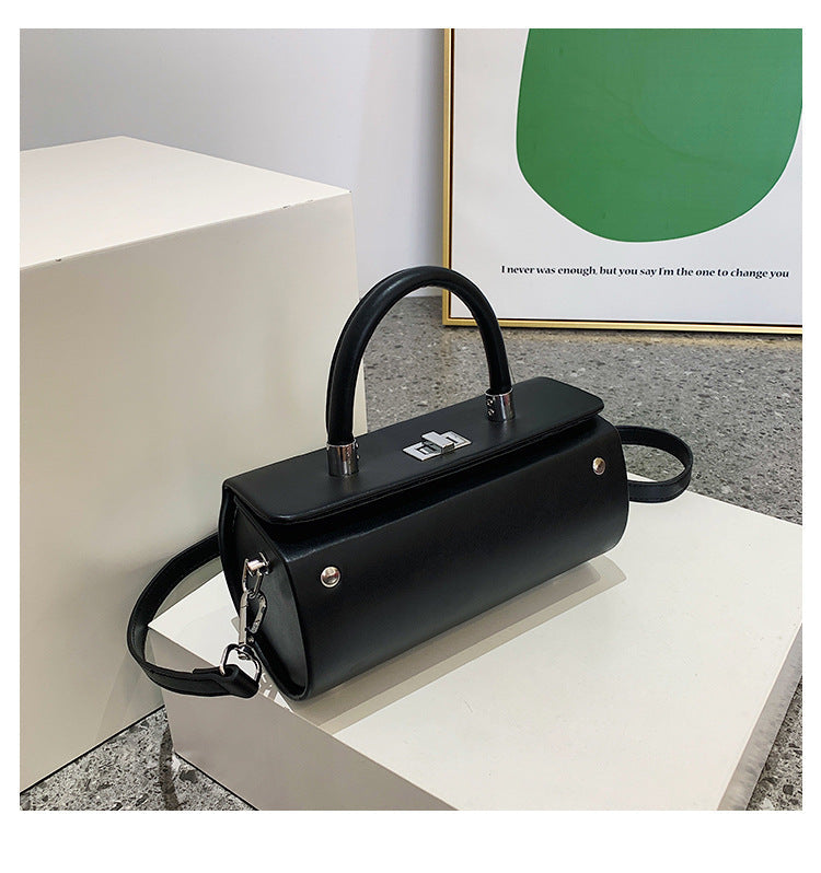 Ladies elegant shoulder bag with detachable shoulder strap