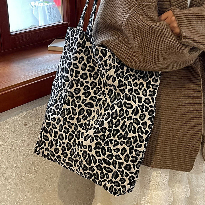 Women's jute bag with striking zebra pattern