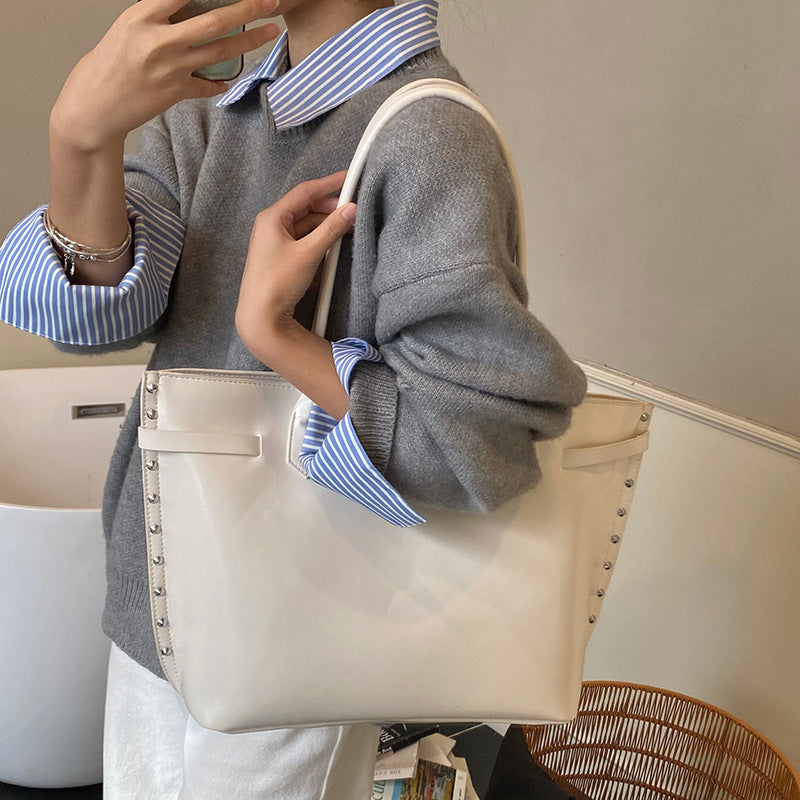 Ladies stylish Tote Bag with fashionable detail