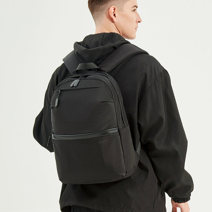 Urban Essential Lightweight Backpack Cardanzo