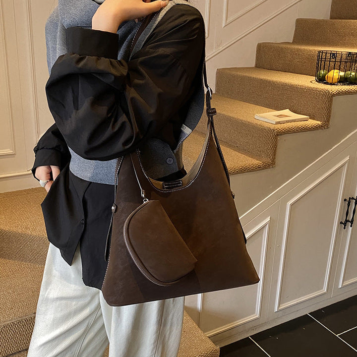 Women's shoulder bag with removable mini organizer