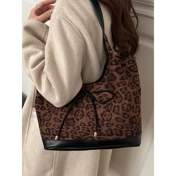 Women's tote bag with stylish leopard pattern and adjustable drawstring