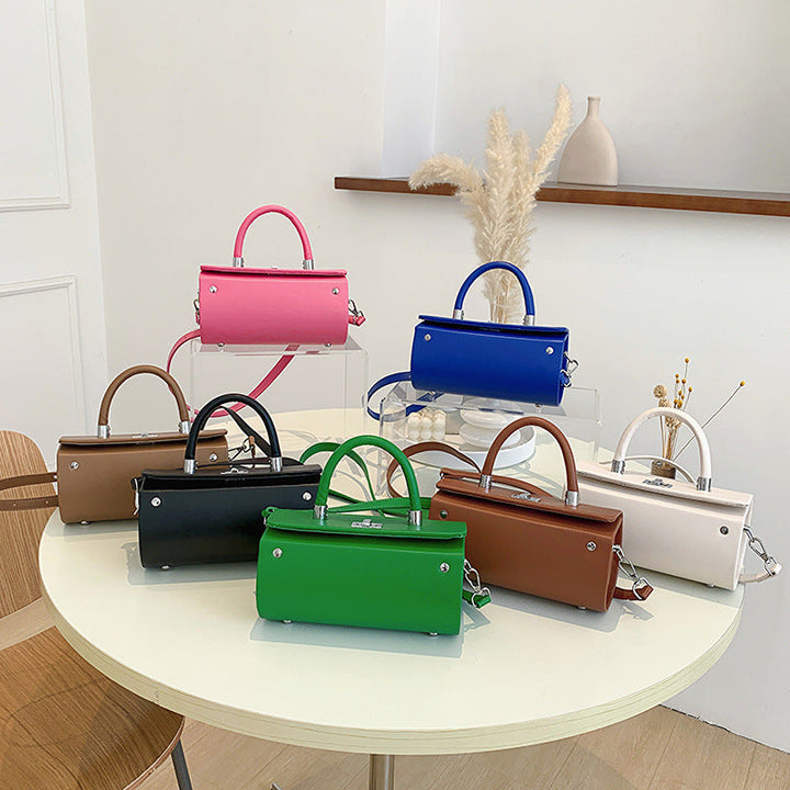 Ladies elegant shoulder bag with detachable shoulder strap