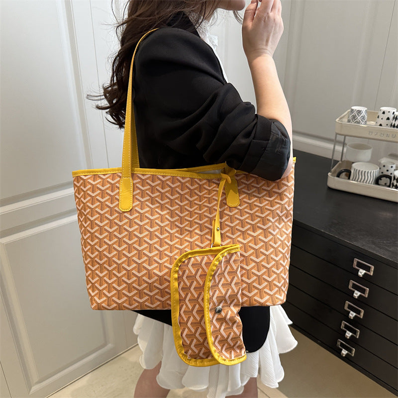 Women's elegant shopping bag with modern pattern