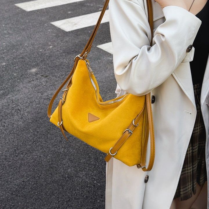 Women's shoulder bag with removable shoulder strap and modern design
