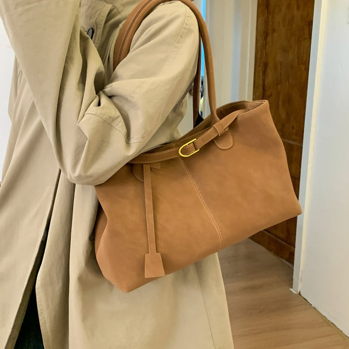 Women's elegant tote bag with shiny detail
