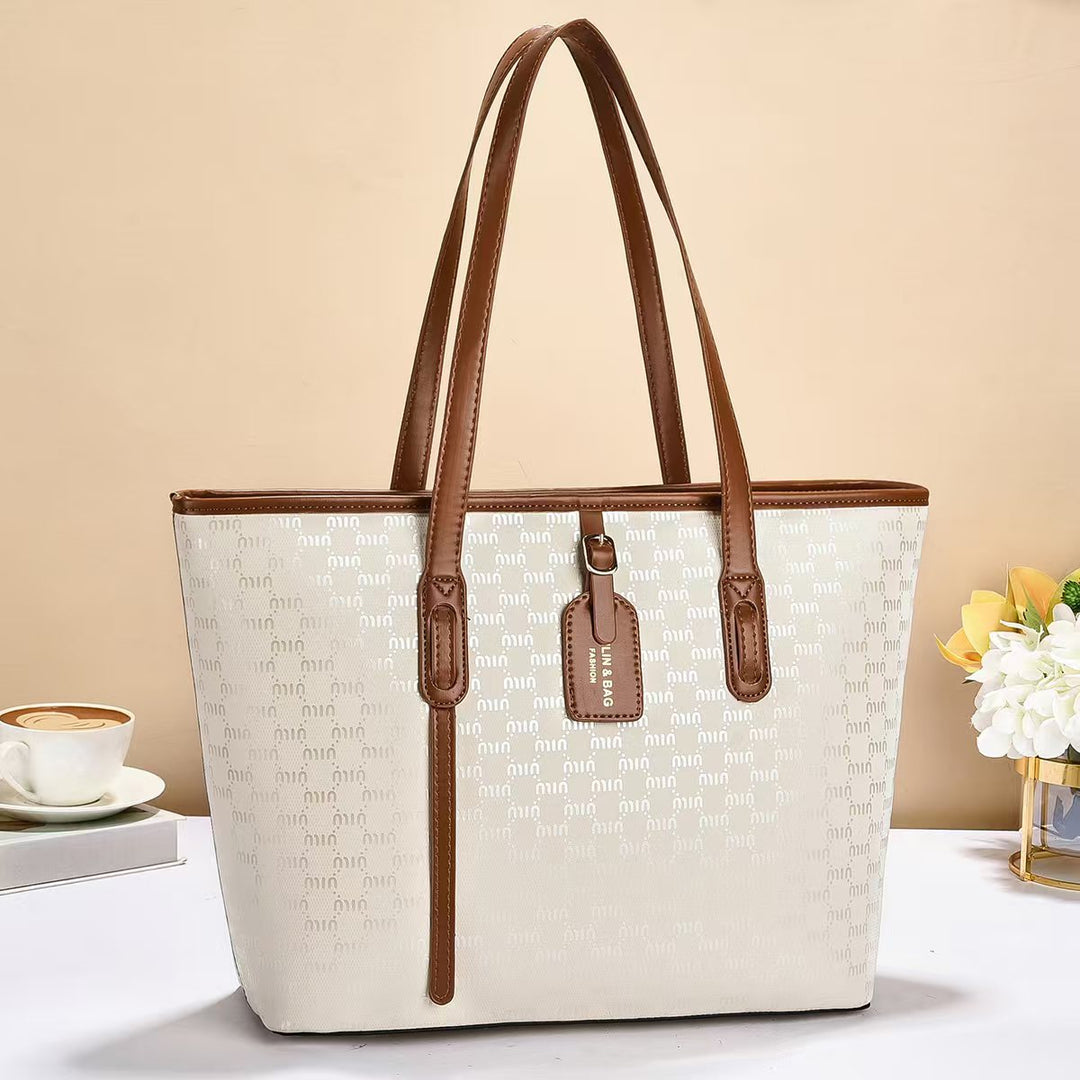 Women's tote bag with luxurious design and structured outer material