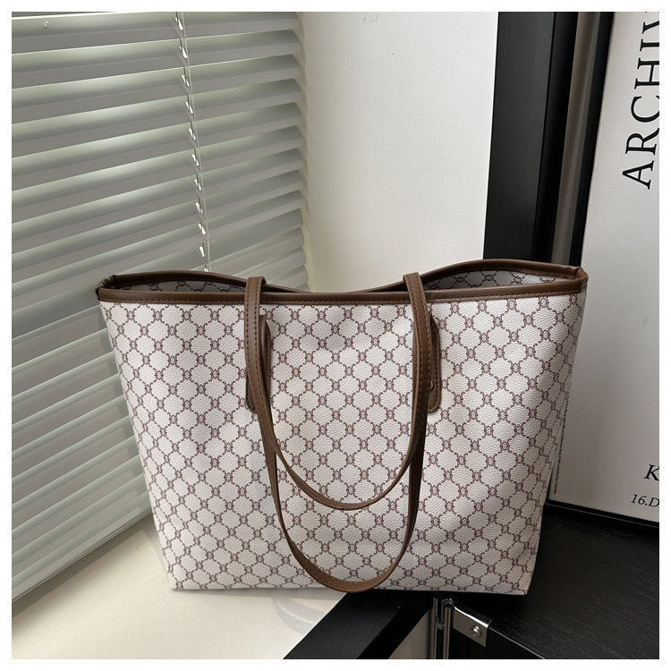 Ladies elegant tote bag with geometric pattern