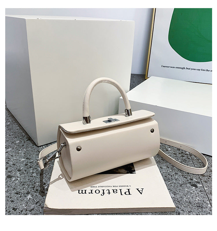 Ladies elegant shoulder bag with detachable shoulder strap