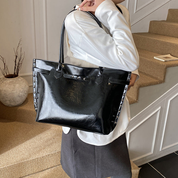 Ladies stylish Tote Bag with fashionable detail
