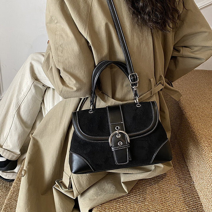 Women's practical shoulder bag made of high-quality synthetic leather