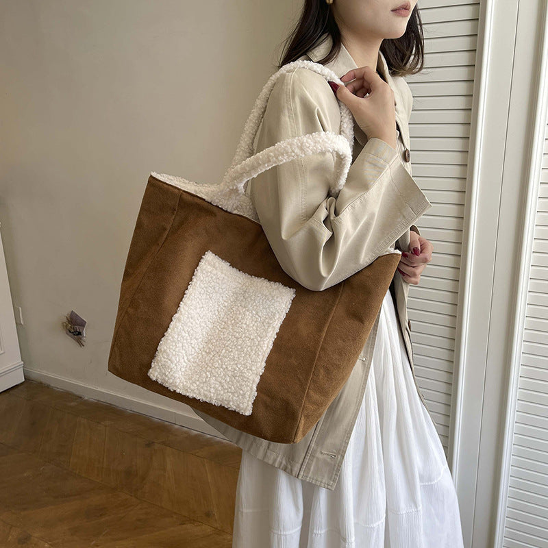 Women’s tote bag made of high-quality material and exclusive design