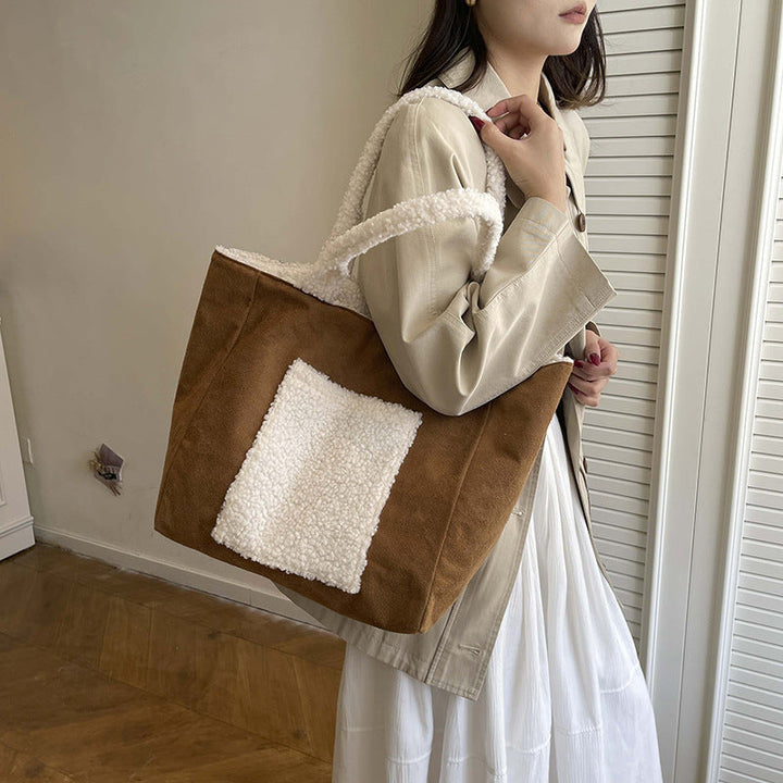 Women’s tote bag made of high-quality material and exclusive design