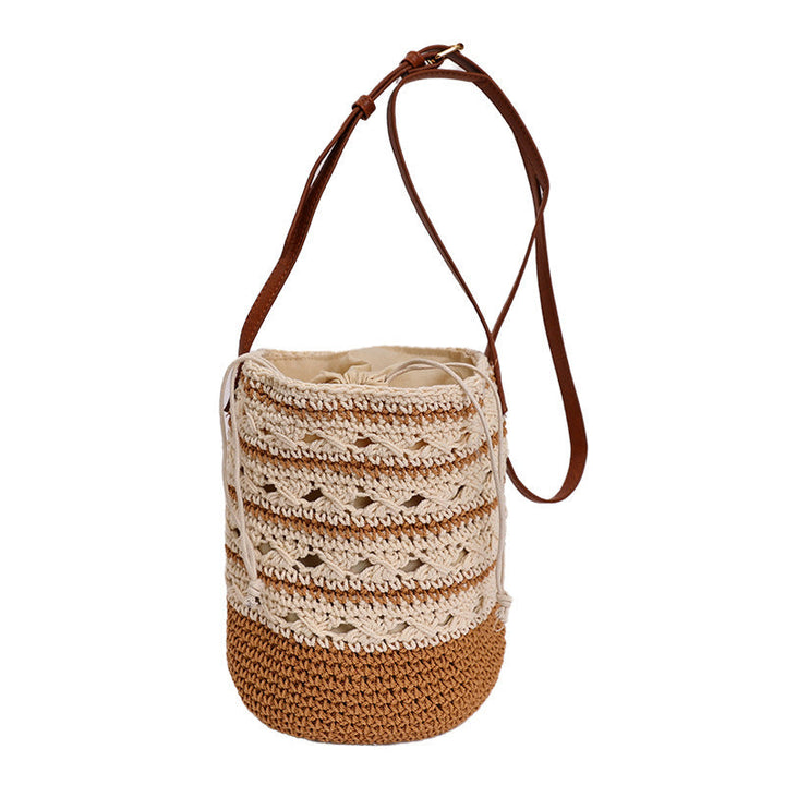 Ladies crocheted shoulder bag with fashionable drawstring