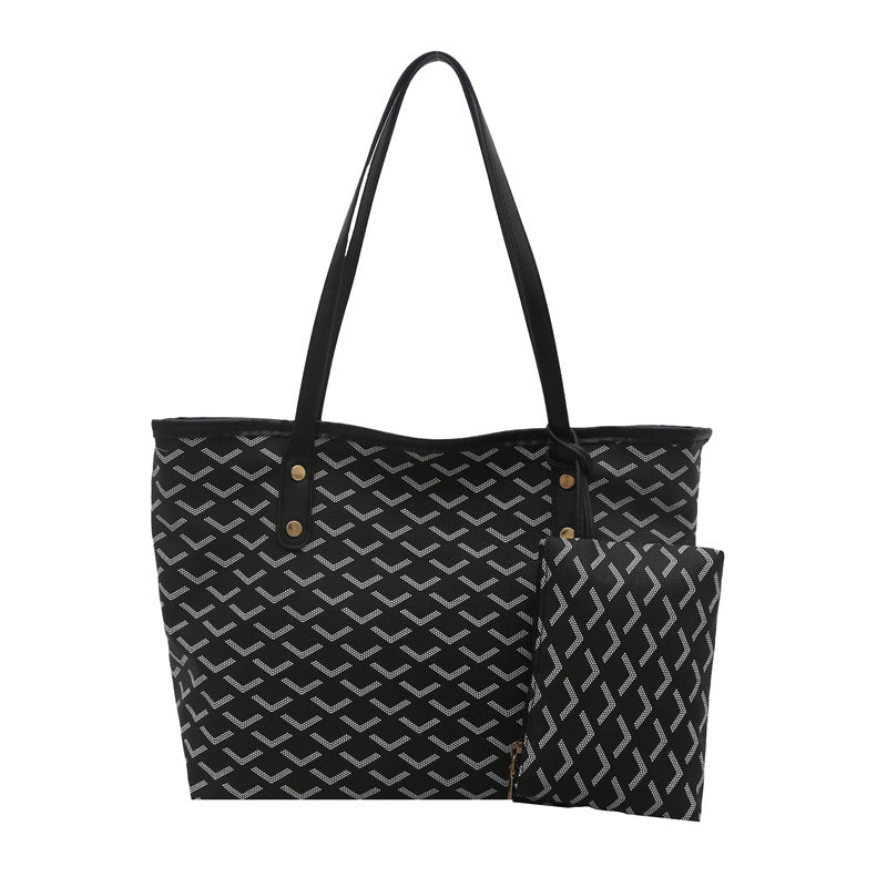 Women's stylish tote bag with fashionable pattern