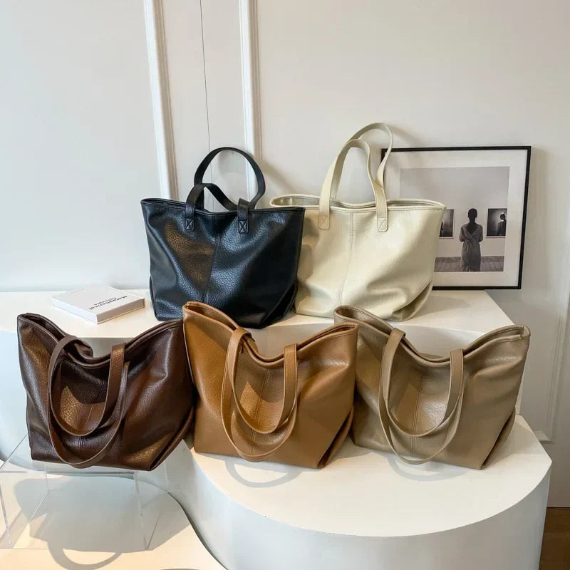 Large Trendy Tote Bag in Leather
