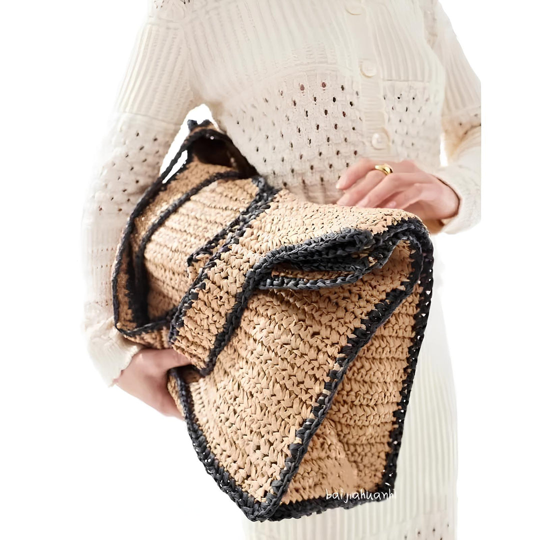 Beach Tote Woven in Straw