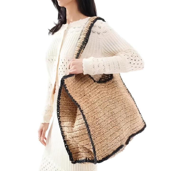 Beach Tote Woven in Straw