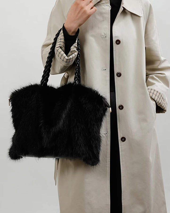 I Tote Bag with soft structure and chain strap