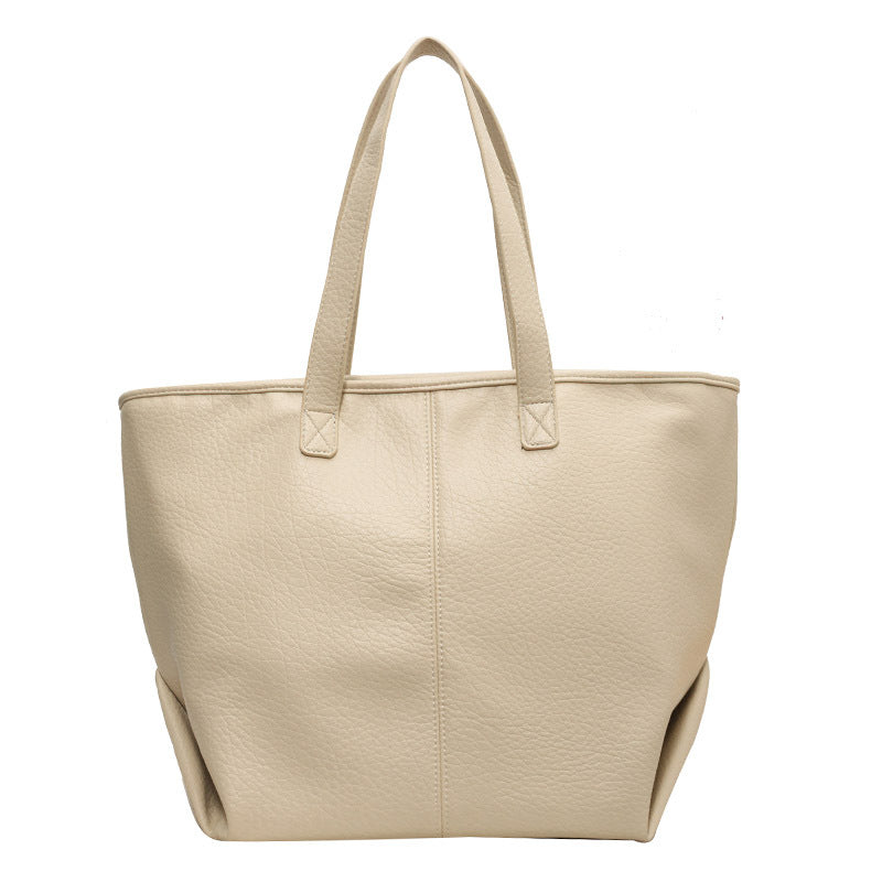 Large Trendy Tote Bag in Leather