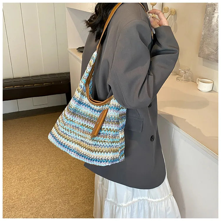 Colorful shoulder bag made of cotton with a practical additional pocket