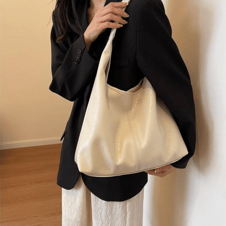 Elegant leather shoulder bag for women